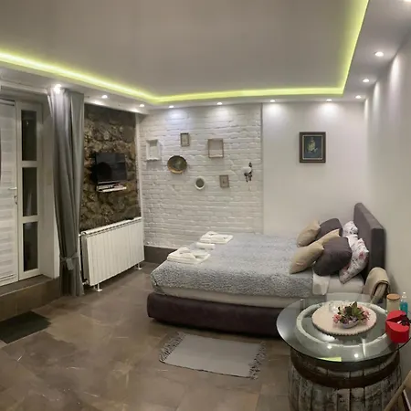 Nina Banovo Brdo * Βελιγράδι